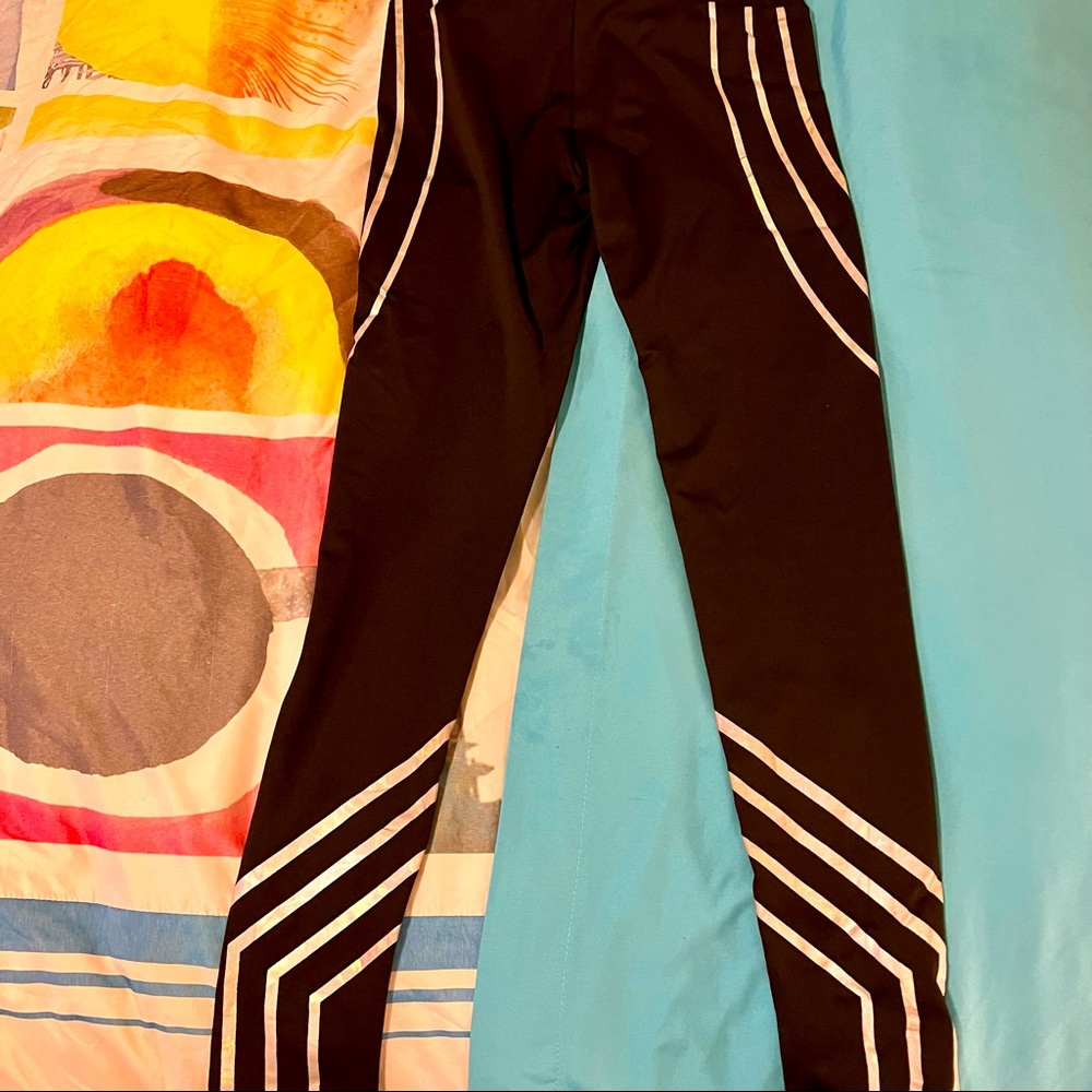 Black Workout Capri Leggings with Reflective Design